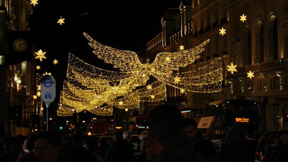 Kerstverlichting Piccadilly Circus Londen London kerstlichtjes - Let it Snow